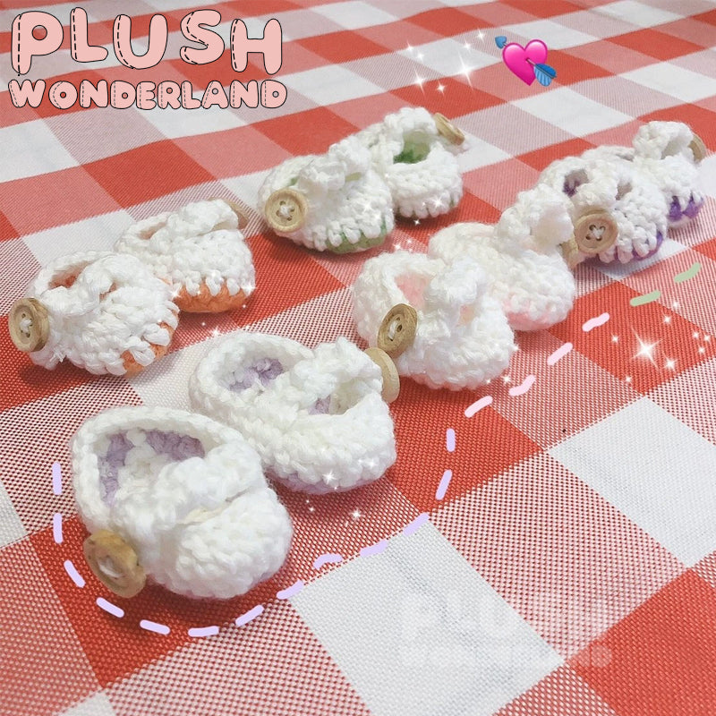 【VORVERKAUF】Plüschpuppe „Wunderland“ mit Strickschuhen, 20 cm